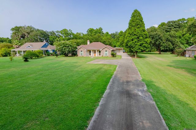 13204 Bluff Rd, Geismar, LA 70734