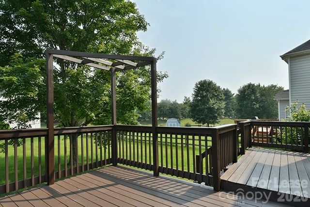 10402 Friarsgate Road, Huntersville, NC 28078
