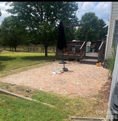 10402 Friarsgate Road, Huntersville, NC 28078