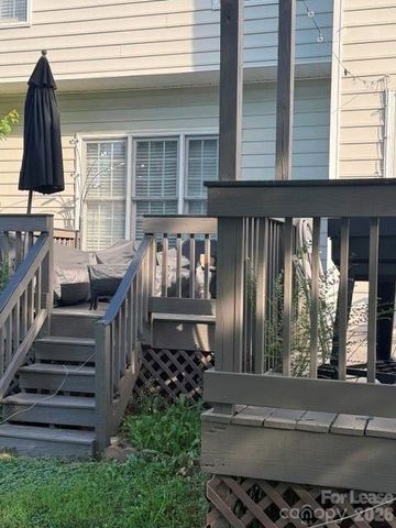10402 Friarsgate Road, Huntersville, NC 28078