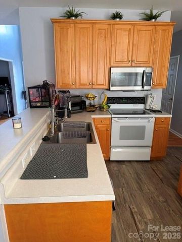 10402 Friarsgate Road, Huntersville, NC 28078