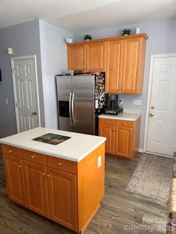 10402 Friarsgate Road, Huntersville, NC 28078