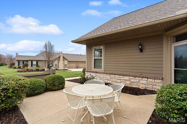 1304 Three Rivers Drive, O'fallon, IL 62269
