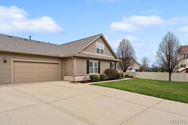 1304 Three Rivers Drive, O'fallon, IL 62269