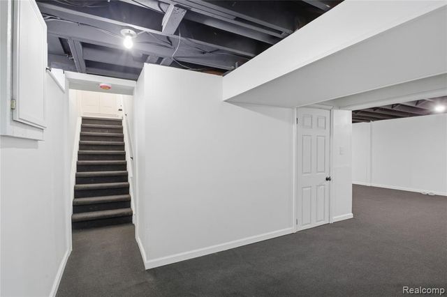 15225 Common Road, Roseville, MI 48066