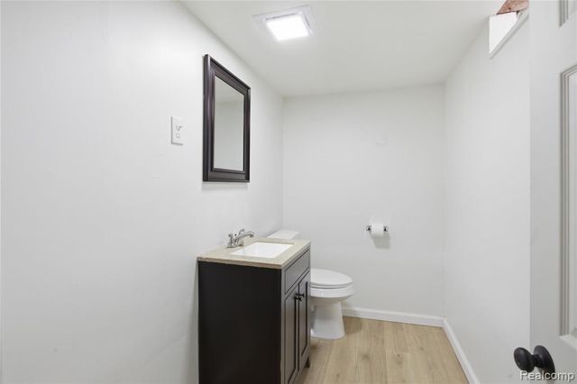 15225 Common Road, Roseville, MI 48066