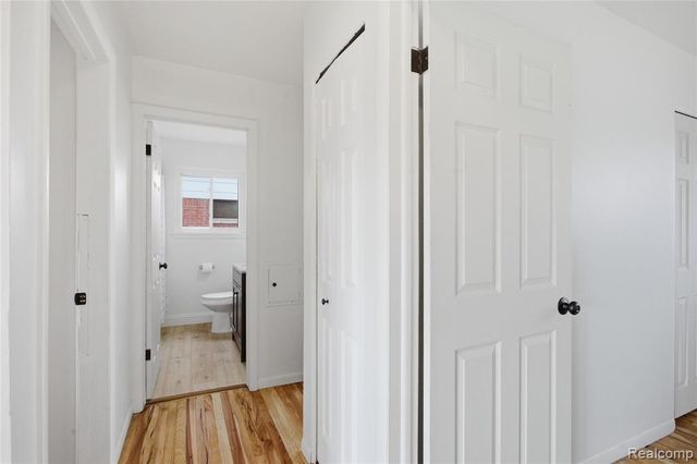 15225 Common Road, Roseville, MI 48066