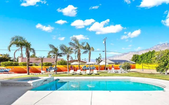 2099 E Racquet Club Road E, Palm Springs, CA 92262
