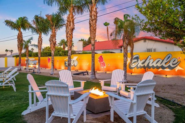 2099 E Racquet Club Road E, Palm Springs, CA 92262