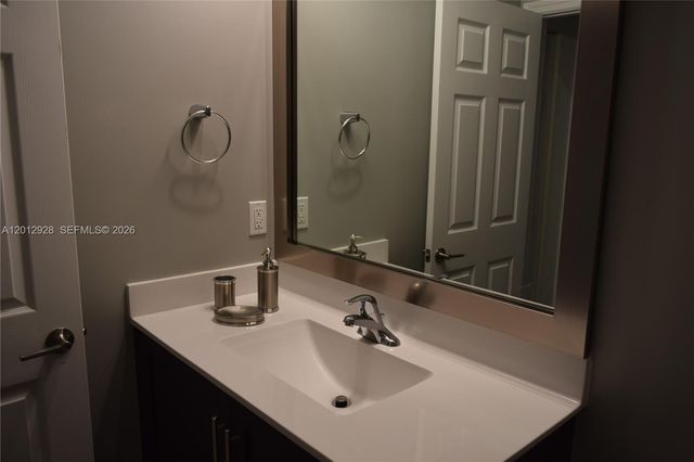 3384 W 100th Ter 3384, Hialeah, FL 33018