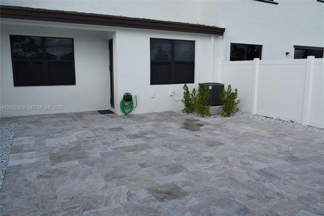3384 W 100th Ter 3384, Hialeah, FL 33018