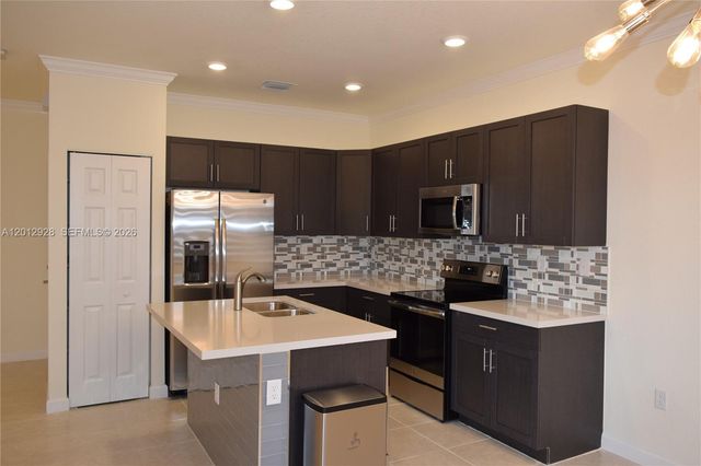3384 W 100th Ter 3384, Hialeah, FL 33018