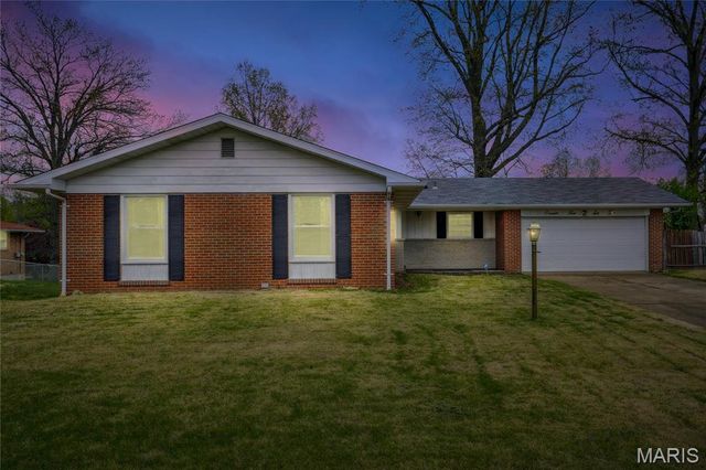 11562 Rock Hampton Drive, St Louis, MO 63138