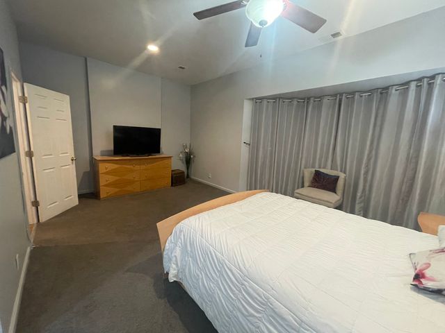 1502 E Marquette Road, Chicago, IL 60637