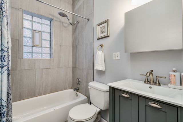 1502 E Marquette Road, Chicago, IL 60637