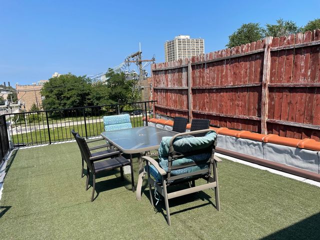 1502 E Marquette Road, Chicago, IL 60637