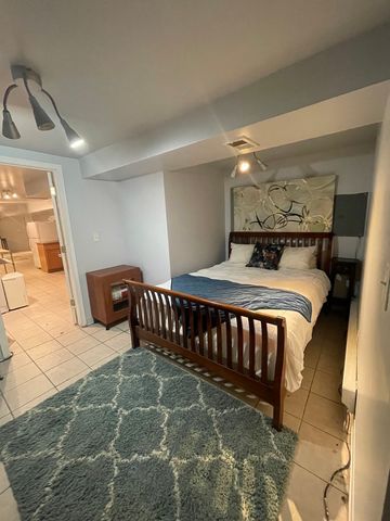 1502 E Marquette Road, Chicago, IL 60637