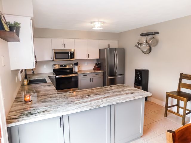 1633 Wildwind Court, Rockton, IL 61072