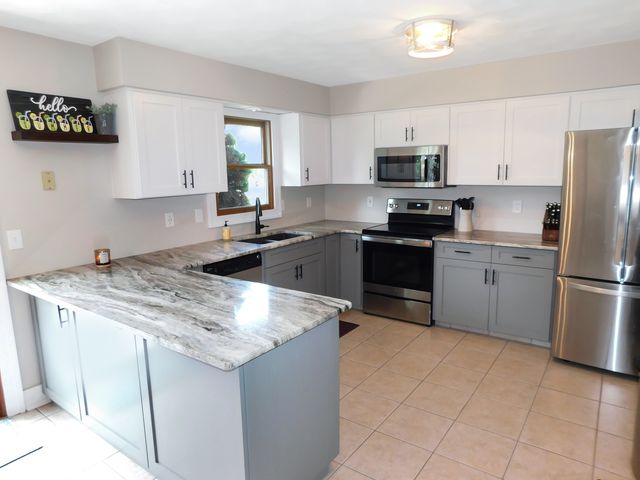 1633 Wildwind Court, Rockton, IL 61072