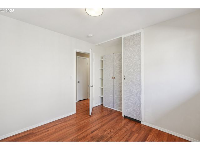 3249 Ne 111TH Dr, Portland, OR 97220