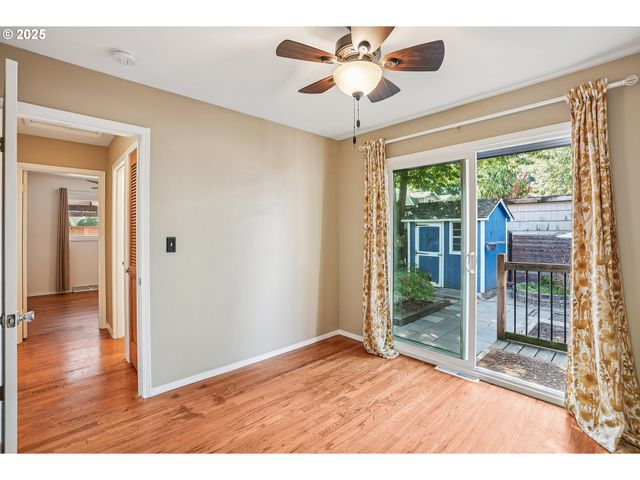 3249 Ne 111TH Dr, Portland, OR 97220