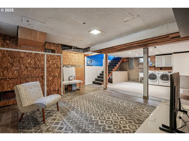 3249 Ne 111TH Dr, Portland, OR 97220