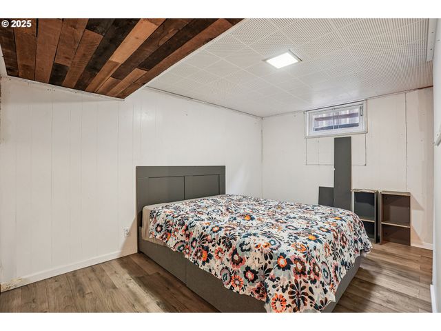 3249 Ne 111TH Dr, Portland, OR 97220