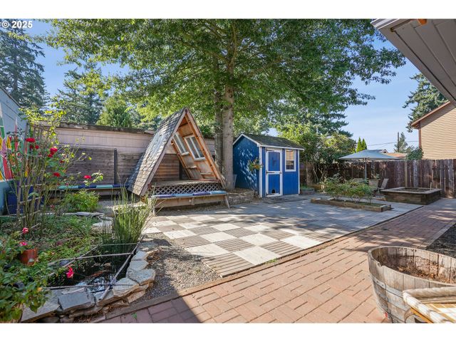 3249 Ne 111TH Dr, Portland, OR 97220