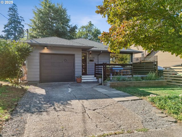 3249 Ne 111TH Dr, Portland, OR 97220