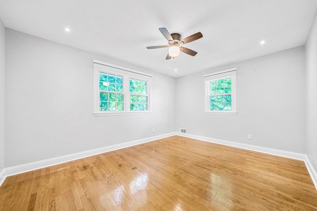 14711 CARLBERN DR, Centreville, VA 20120