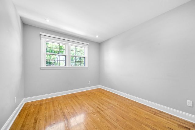 14711 CARLBERN DR, Centreville, VA 20120