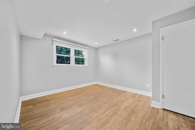 14711 CARLBERN DR, Centreville, VA 20120