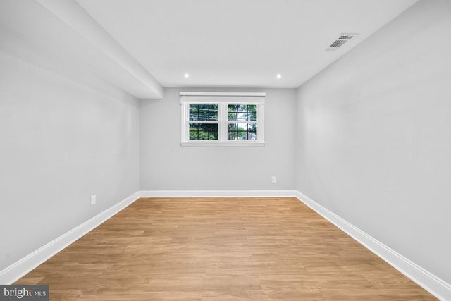 14711 CARLBERN DR, Centreville, VA 20120