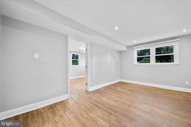 14711 CARLBERN DR, Centreville, VA 20120