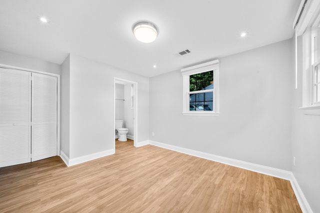 14711 CARLBERN DR, Centreville, VA 20120