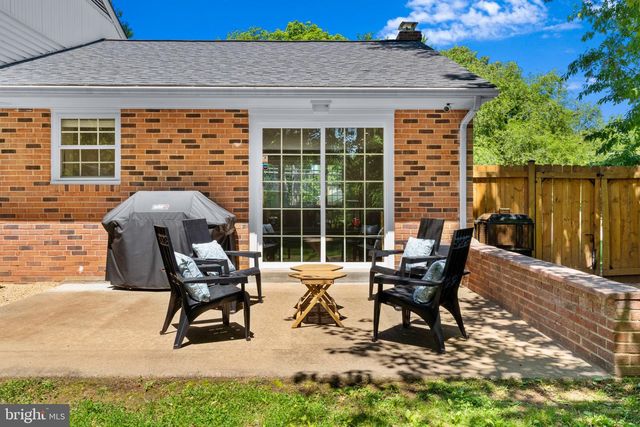 14711 CARLBERN DR, Centreville, VA 20120