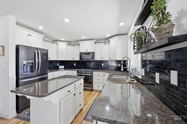 8023 W. Madronawoods Ct, Boise, ID 83709