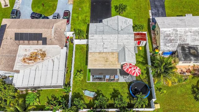 9212 NW 81st Pl, Tamarac, FL 33321