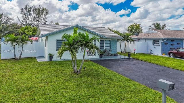 9212 NW 81st Pl, Tamarac, FL 33321