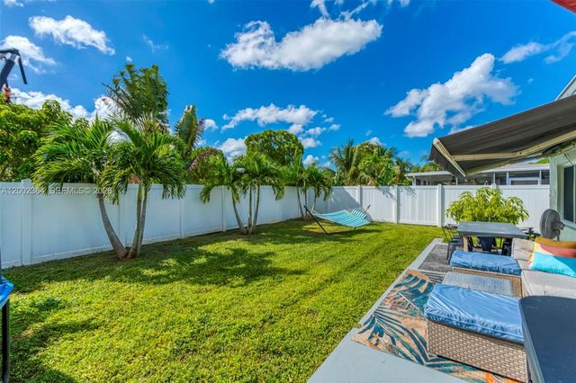 9212 NW 81st Pl, Tamarac, FL 33321