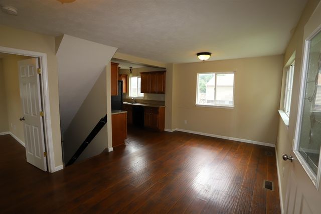 420 18th ST, Minot, ND 58703