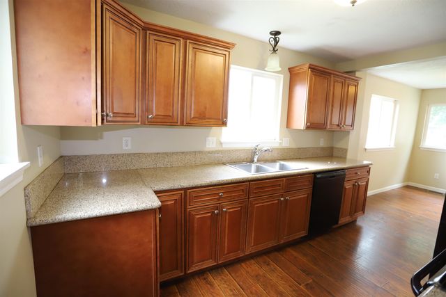 420 18th ST, Minot, ND 58703