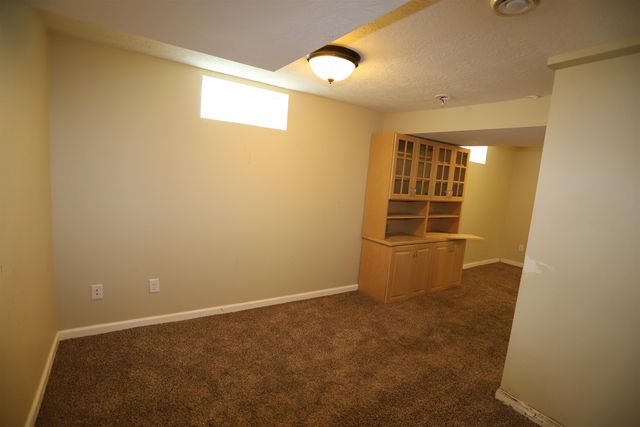 420 18th ST, Minot, ND 58703