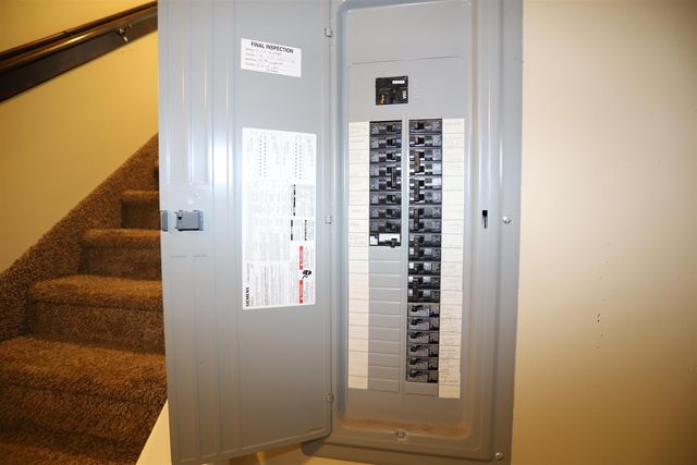 420 18th ST, Minot, ND 58703