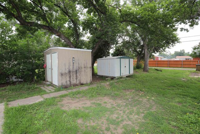 420 18th ST, Minot, ND 58703