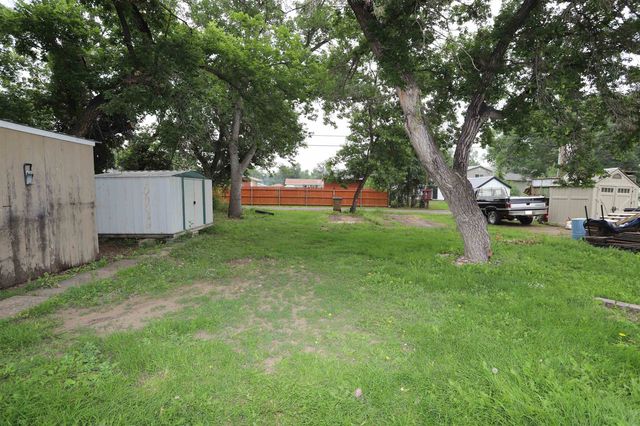 420 18th ST, Minot, ND 58703