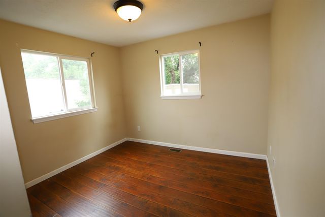 420 18th ST, Minot, ND 58703