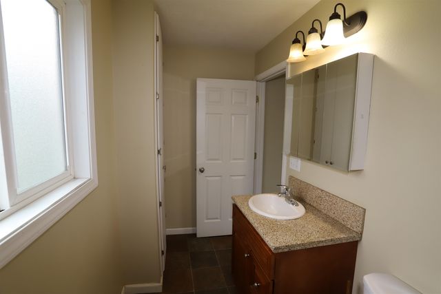 420 18th ST, Minot, ND 58703