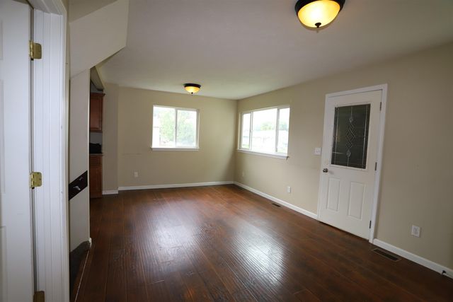 420 18th ST, Minot, ND 58703