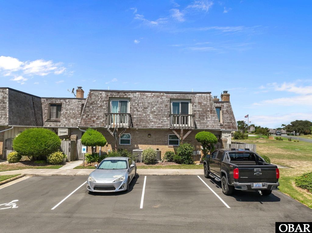 Image 3 of property listing at 3104 Coral Reef Court Unit:3104, Kitty Hawk, NC 27949